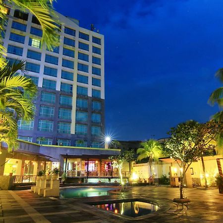 Grand Suka Hotel Pekanbaru Zewnętrze zdjęcie