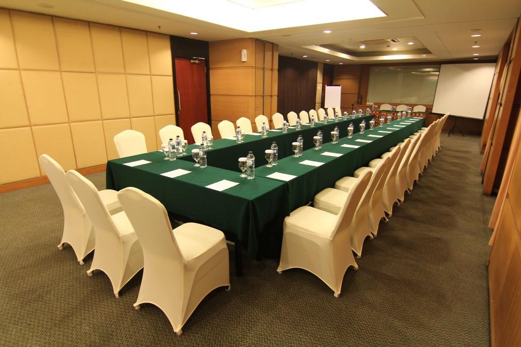 Grand Suka Hotel Pekanbaru Zewnętrze zdjęcie