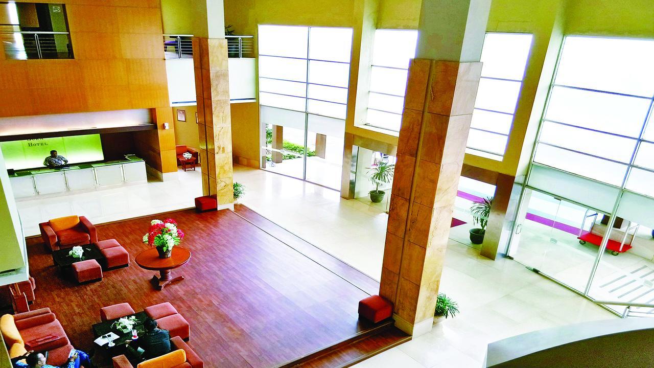 Grand Suka Hotel Pekanbaru Zewnętrze zdjęcie