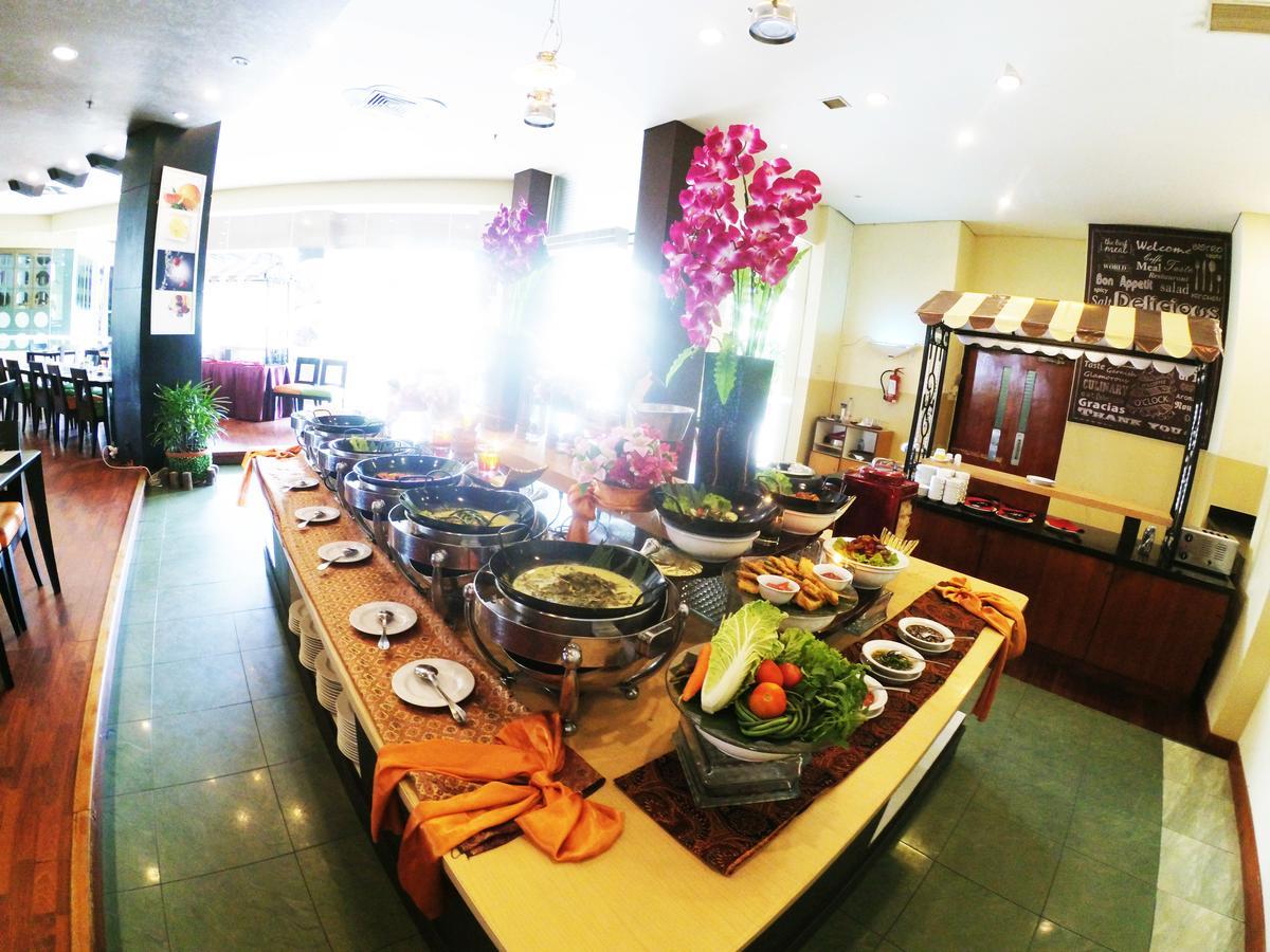 Grand Suka Hotel Pekanbaru Zewnętrze zdjęcie