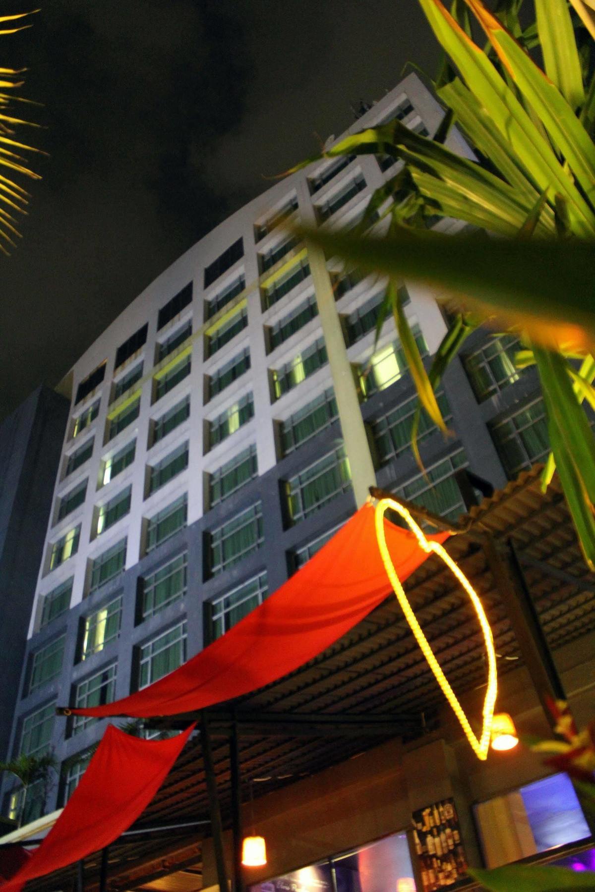 Grand Suka Hotel Pekanbaru Zewnętrze zdjęcie