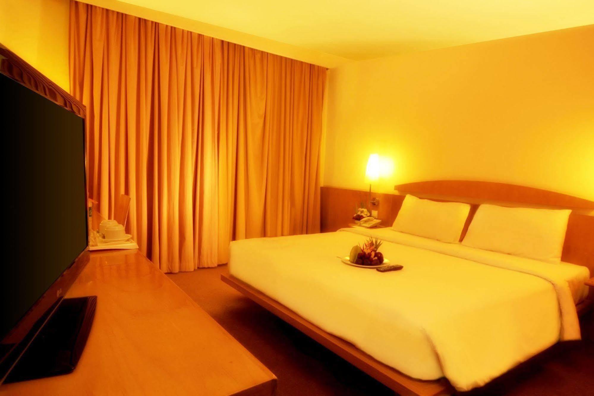 Grand Suka Hotel Pekanbaru Zewnętrze zdjęcie